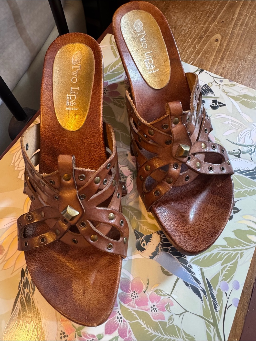 Two Lips Brown Leather Studded Slide Sandals Tooled leather Size40/ 9/9.5 Beauy